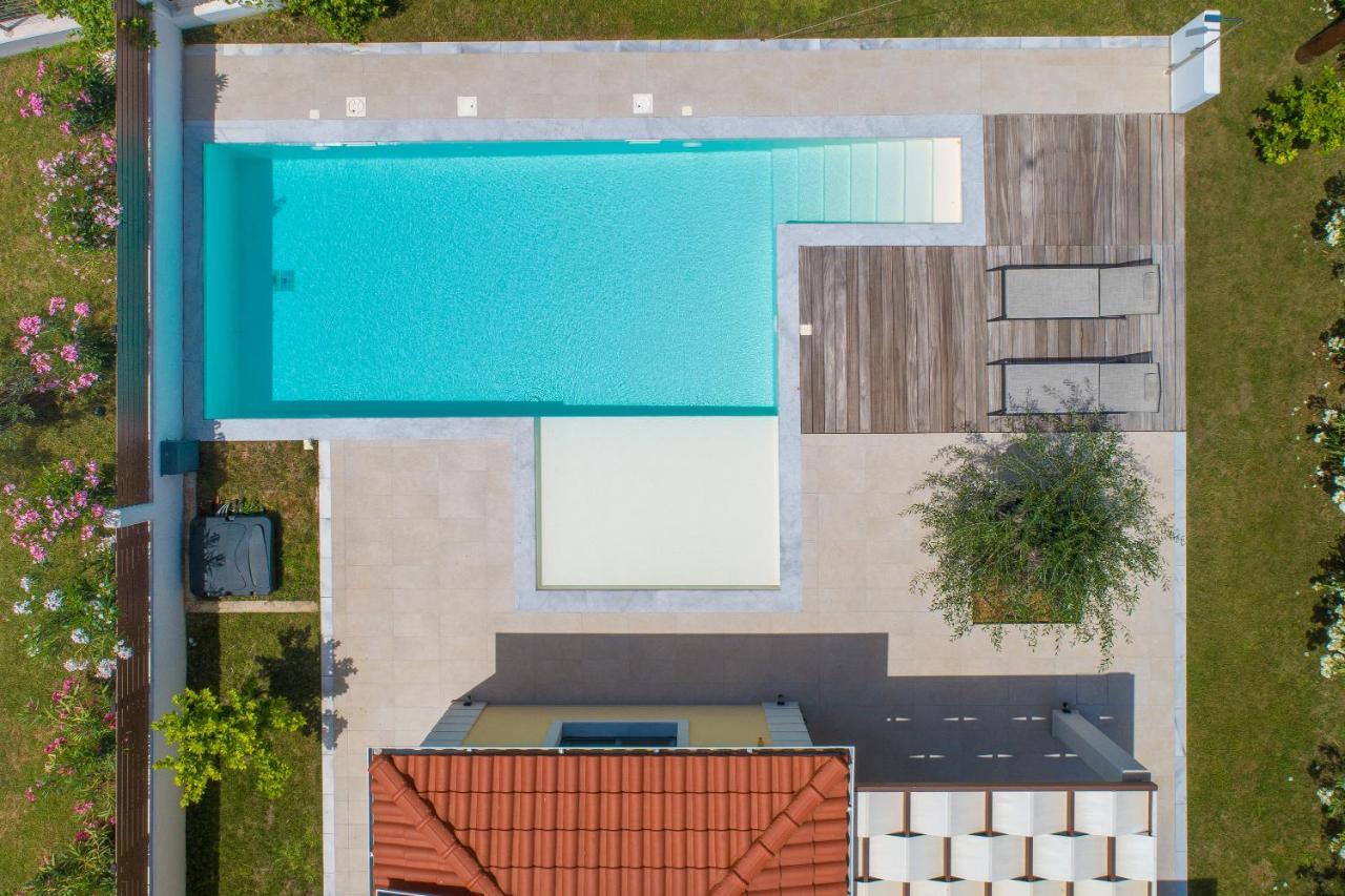 Perithia Suites Dış mekan fotoğraf